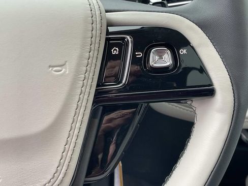 New 2026 Lincoln Aviator AWD image 32