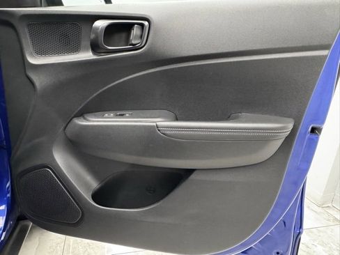 Used 2022 Hyundai Venue Limited w/ Cargo Package image 32