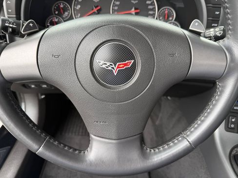Used 2006 Chevrolet Corvette Convertible w/ 3LT w/ Preferred Equipment Group RWD image 25