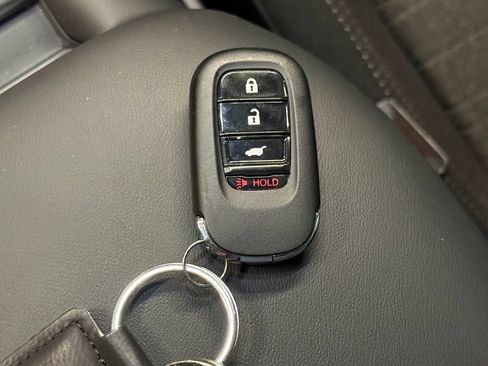 Used 2025 Honda HR-V LX image 17