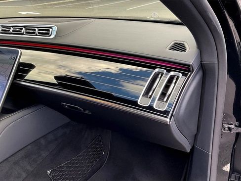 Used 2025 Mercedes-Benz S 580 S 580 image 14