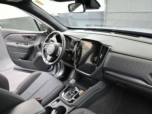 Used 2025 Subaru Forester Premium AWD/4WD image 12