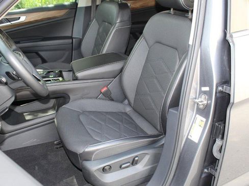 Used 2024 Volkswagen Atlas SE image 22