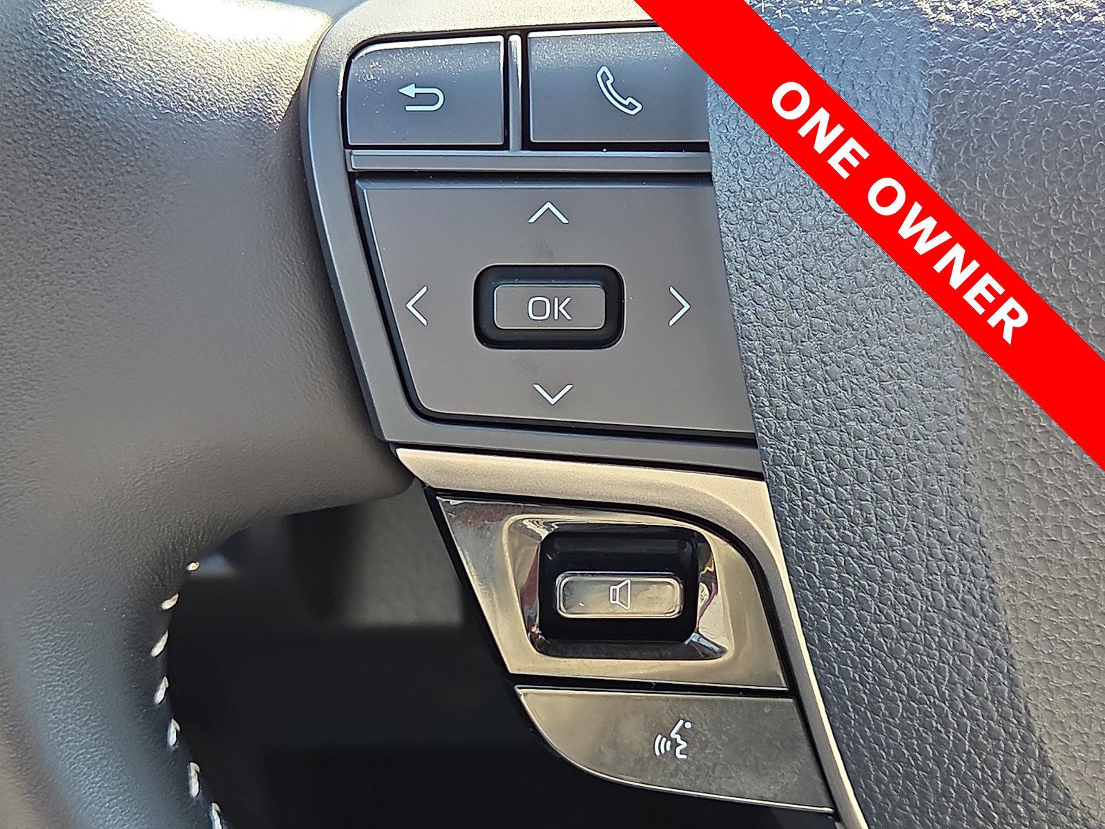 Used 2025 Toyota Camry SE FWD image 21