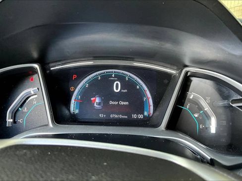 Used 2019 Honda Civic Touring image 14