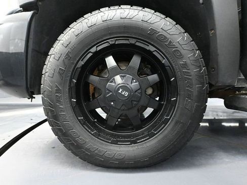 Used 2010 Chevrolet Silverado 1500 LTZ image 18