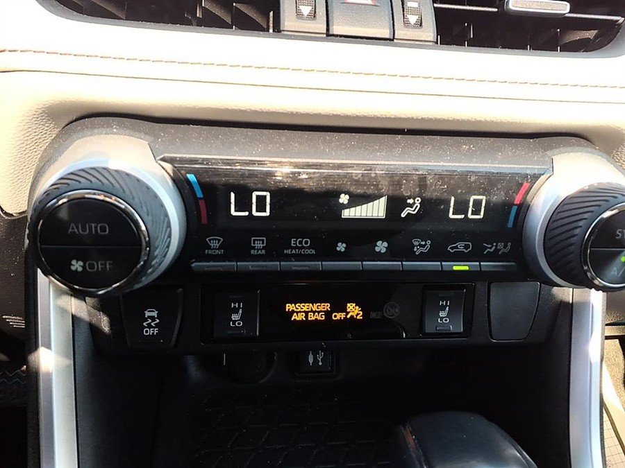 Used 2019 Toyota RAV4 XLE Premium w/ Cold Weather Package AWD/4WD image 24