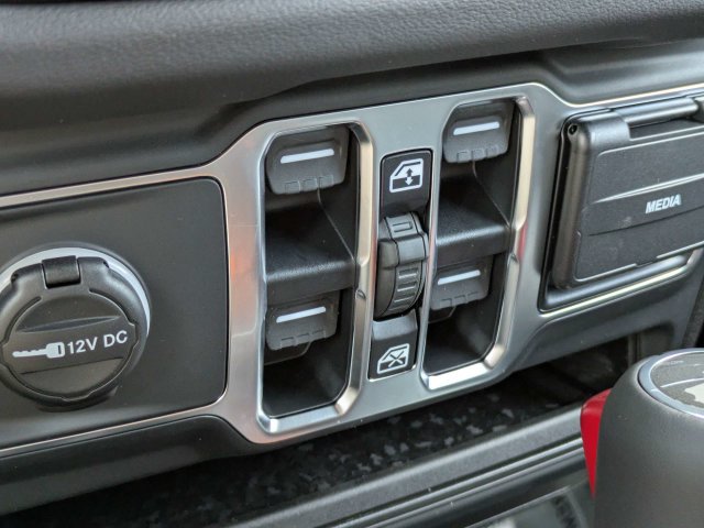New 2026 Jeep Wrangler Unlimited Sahara AWD/4WD image 24