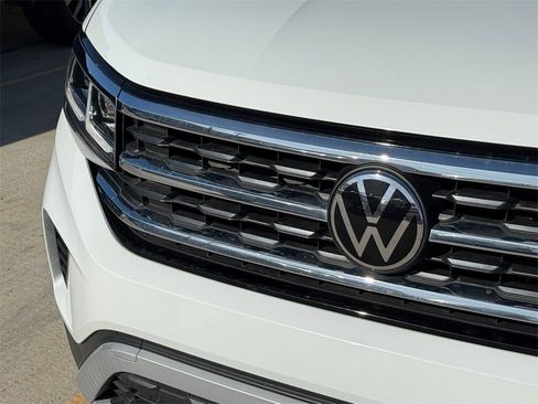 Used 2023 Volkswagen Atlas SE image 4