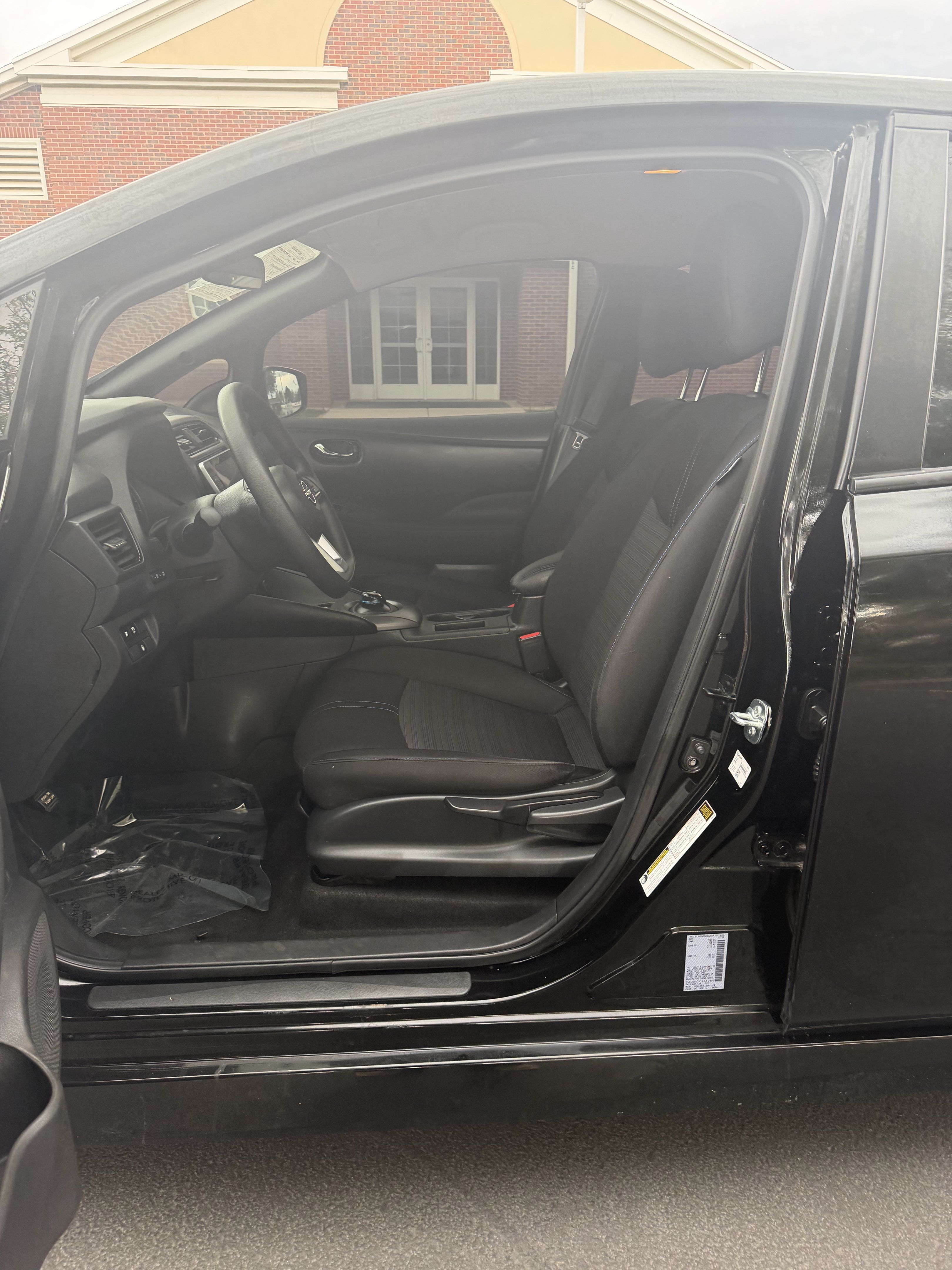 Used 2025 Nissan Leaf S FWD image 16