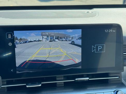 Used 2024 Hyundai Kona SE image 32