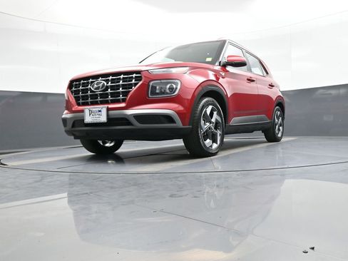 Certified 2023 Hyundai Venue Limited FWD image 25