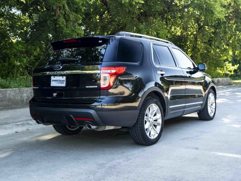 Used 2014 Ford Explorer Limited w/ Equipment Group 302A FWD image 9