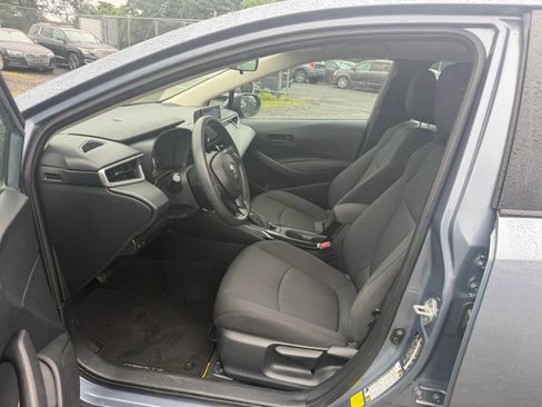 Used 2022 Toyota Corolla LE FWD image 22