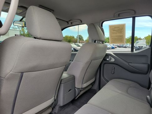 Certified 2019 Nissan Frontier S image 14