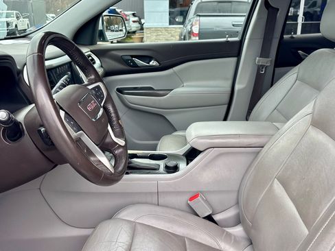 Used 2019 GMC Acadia SLT image 16