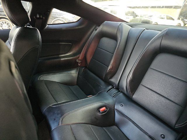 Used 2022 Ford Mustang Premium RWD image 4