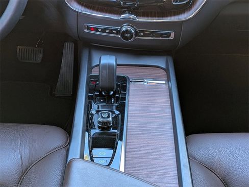 Certified 2023 Volvo XC60 B5 Plus w/ Protection Package Premier image 20