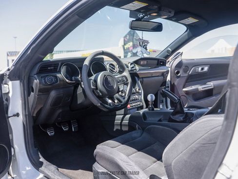 Used 2018 Ford Mustang Shelby GT350 w/ Electronics Package RWD image 19