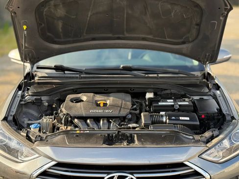 Used 2017 Hyundai Elantra Limited FWD image 29