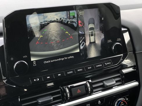 New 2025 Nissan Pathfinder SL image 30