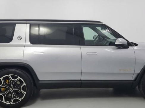 Used 2023 Rivian R1S Adventure AWD/4WD image 6