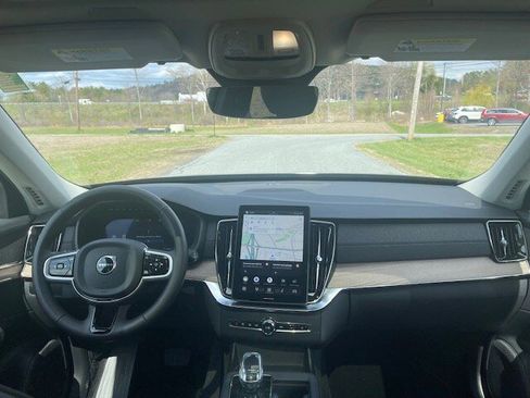 Used 2025 Volvo XC90 B6 Plus AWD/4WD image 15