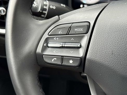 Used 2022 Hyundai Kona Limited AWD/4WD image 25