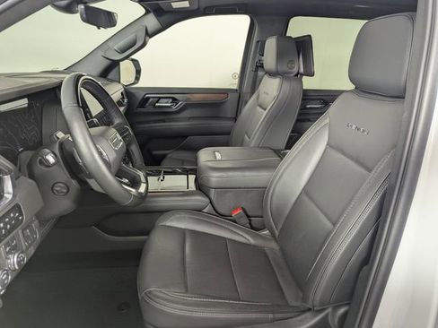 Used 2025 GMC Yukon Denali w/ Denali Reserve Package AWD/4WD image 10
