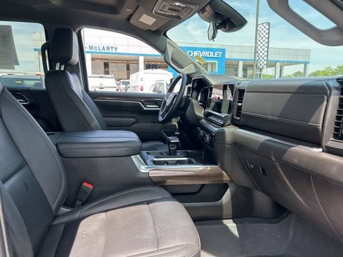 Used 2024 Chevrolet Silverado 1500 RST w/ Redline Edition AWD/4WD image 32