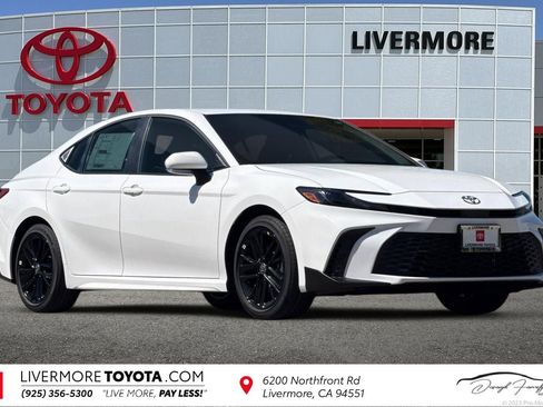 New 2025 Toyota Camry SE w/ Convenience Package image 1