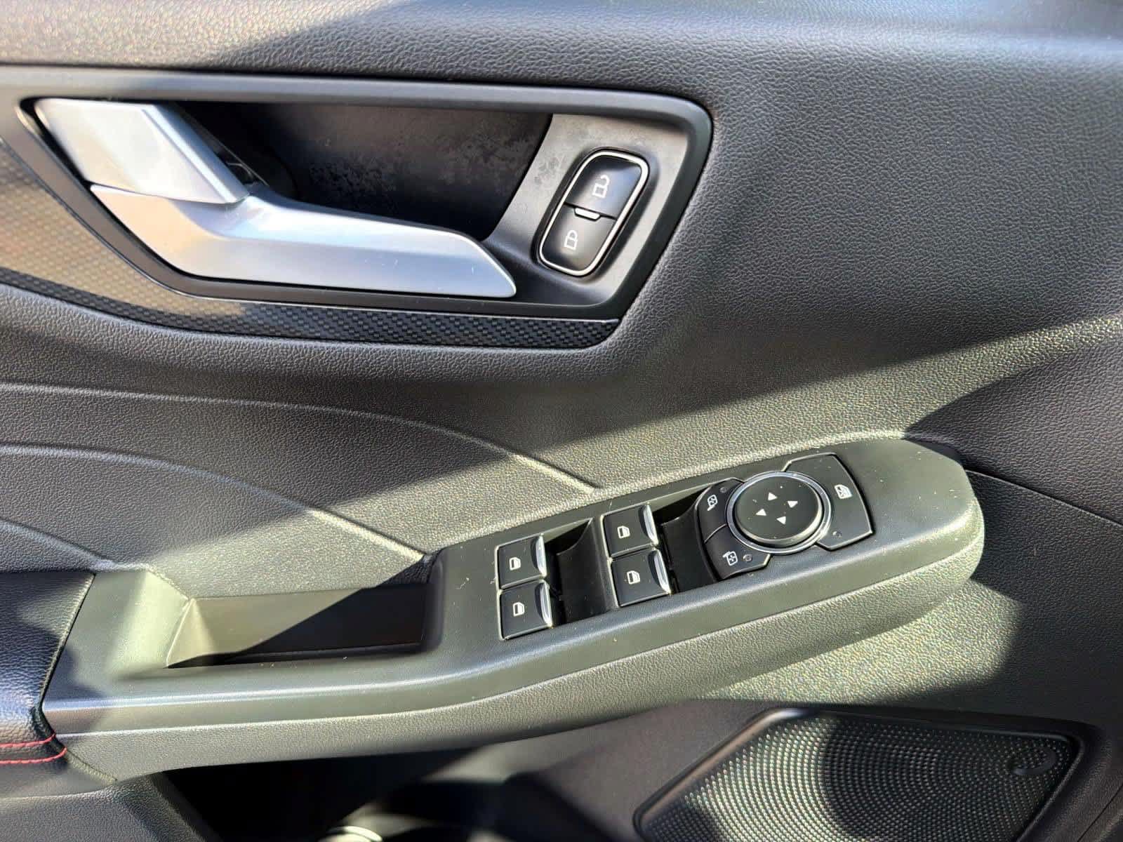 Used 2024 Ford Escape ST-Line w/ Tech Pack #1 FWD image 10