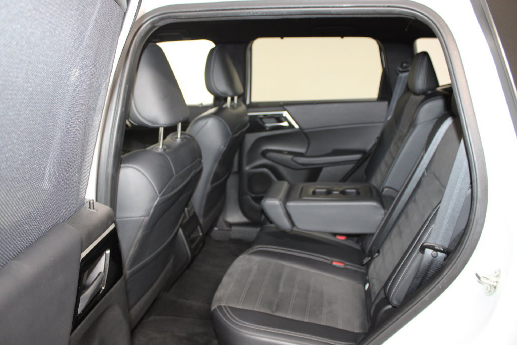Used 2023 Mitsubishi Outlander SE Black Edition AWD/4WD image 23