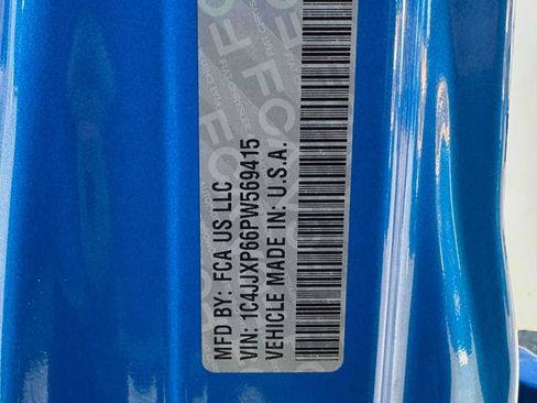 Used 2023 Jeep Wrangler Unlimited Sahara image 16