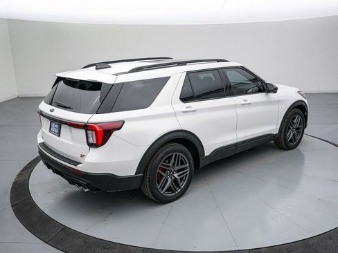 Certified 2025 Ford Explorer ST image 4