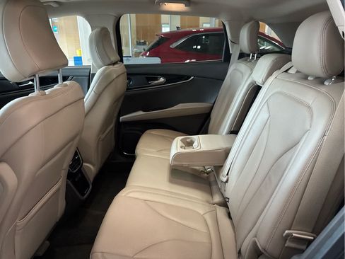 Used 2022 Lincoln Nautilus Reserve w/ Luxury Package AWD/4WD image 40