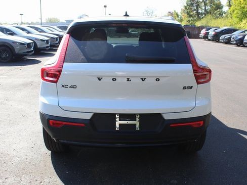 New 2026 Volvo XC40 B5 Ultra w/ Climate Package image 4