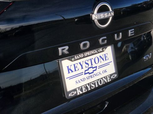 Used 2024 Nissan Rogue SV image 11