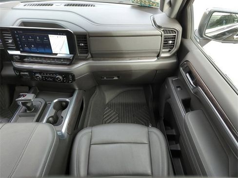 Used 2025 Chevrolet Silverado 1500 LTZ image 15