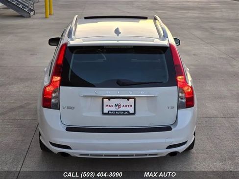 Used 2011 Volvo V50 T5 R-Design image 7