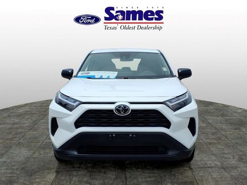Used 2024 Toyota RAV4 LE FWD image 8