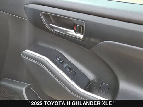 Used 2022 Toyota Highlander XLE image 31