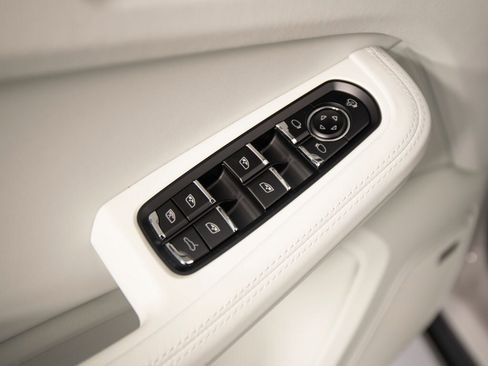 New 2026 Porsche Macan S image 14