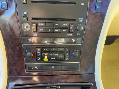 Used 2007 Cadillac Escalade AWD w/ Information Package image 27