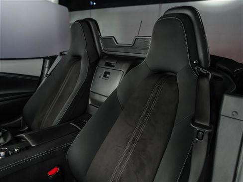 Used 2025 MAZDA MX-5 Miata Club RWD image 5