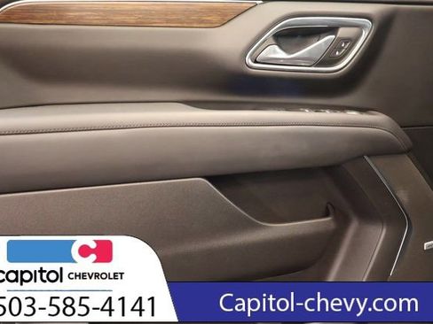 Used 2024 Chevrolet Suburban High Country w/ Advanced Technology Package image 10
