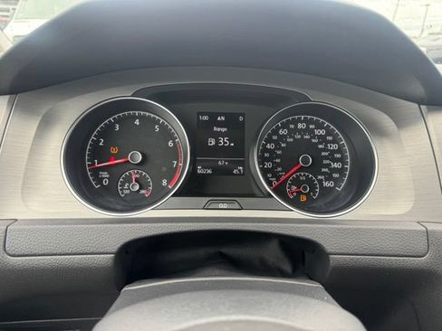 Used 2016 Volkswagen Golf S FWD image 40