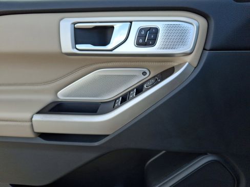 Certified 2022 Ford Explorer Limited w/ Limited Technology Package image 21