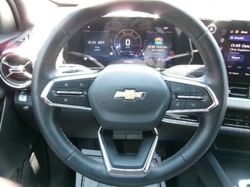 Used 2026 Chevrolet Equinox LT w/ Convenience Package II FWD image 21