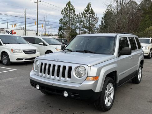 Used 2011 Jeep Patriot Latitude image 3